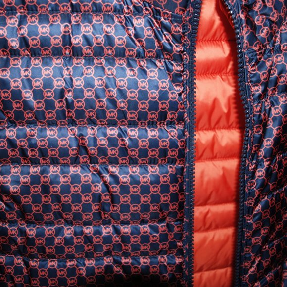 Michael Kors Lightweight Reversible Puffer Vest, S - Picture 3 of 4
